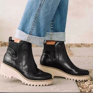 Rielle Chelsea Ankle Boot
DV BY DOLCE VITA
